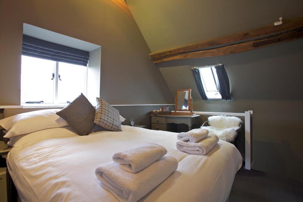 Hotel The Kings Arms à Didmarton Chambre photo