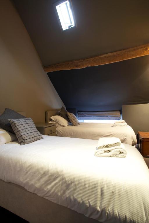 Hotel The Kings Arms à Didmarton Chambre photo