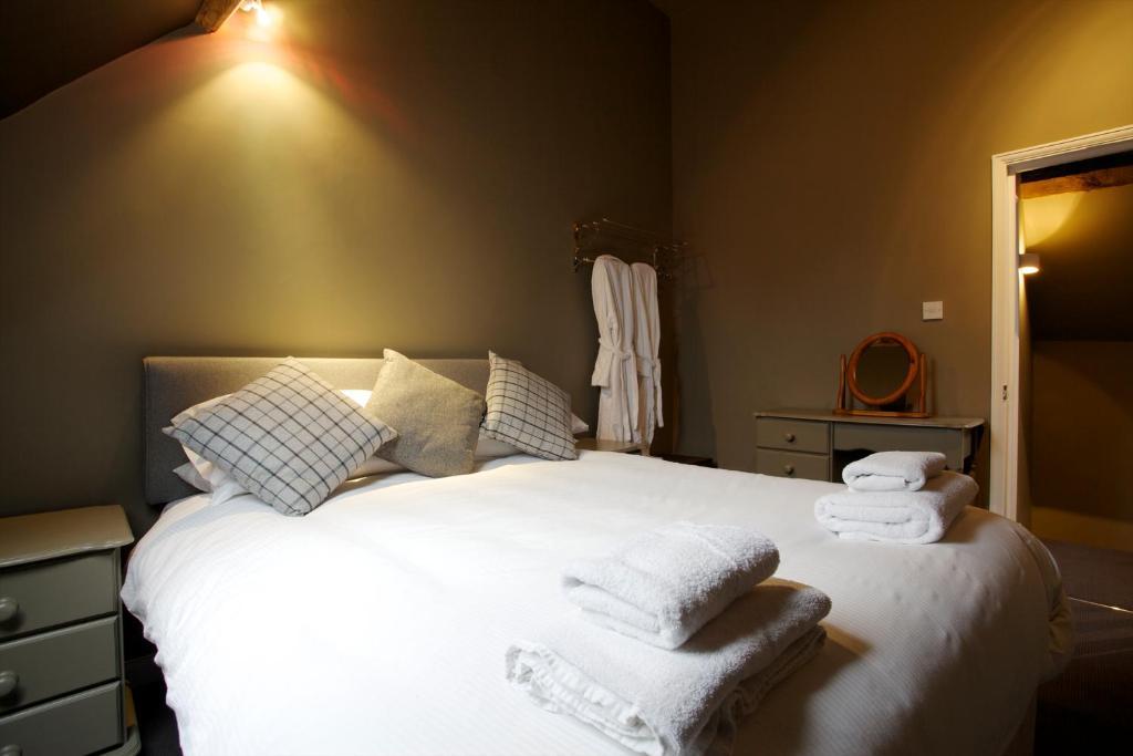 Hotel The Kings Arms à Didmarton Chambre photo